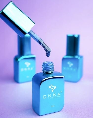База яскраво-синя світловідбивна DNKa Cover Base, #0088 Space, 12 ml