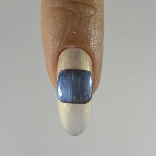Гель-лак перламутровий глибокий синій Adore Wild Pearls W-06, 8 мл